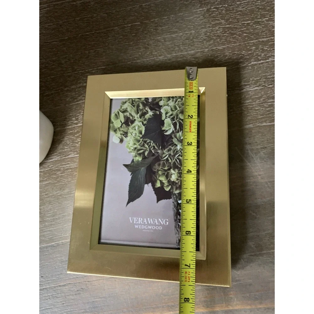 Vera Wang Wedgwood Gold Metal 4x6 Picture Frame Brushed Finish Modern Home Decor